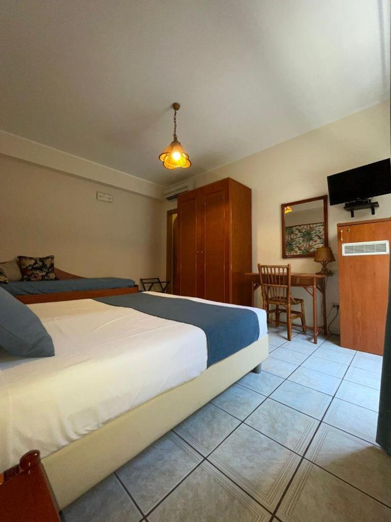Casa Famiani Bed & Breakfast Letoianni Exterior foto